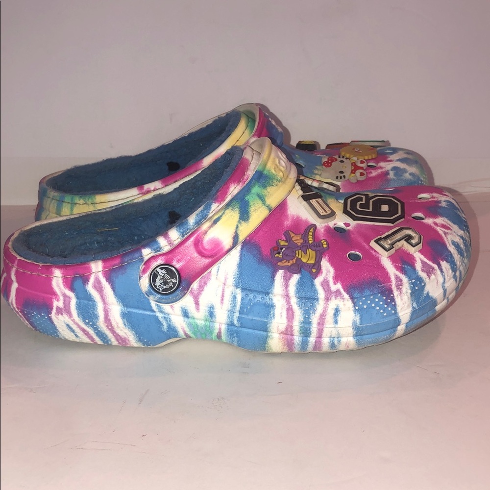 Crocs Tye Dyed Clogs with Charms Pink, Blue, Yellow & White - Picture 6 of 9